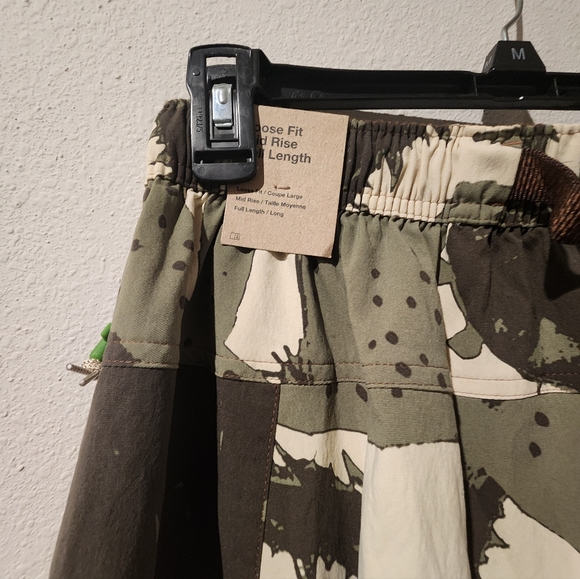 Women's Nike ACG Zip Smith Summit AOP Skirt - Picture 14 of 16